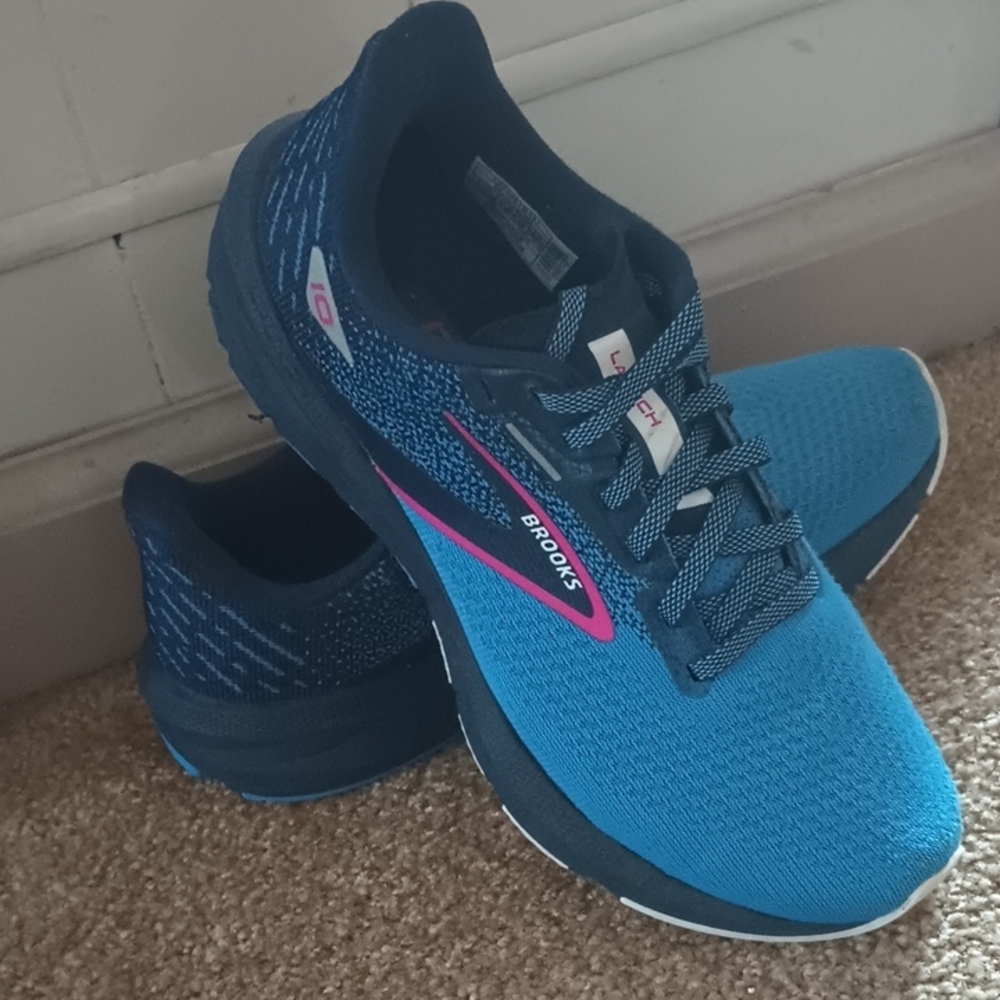 Brooks Women's Athletic Shoes in Blue and Pink